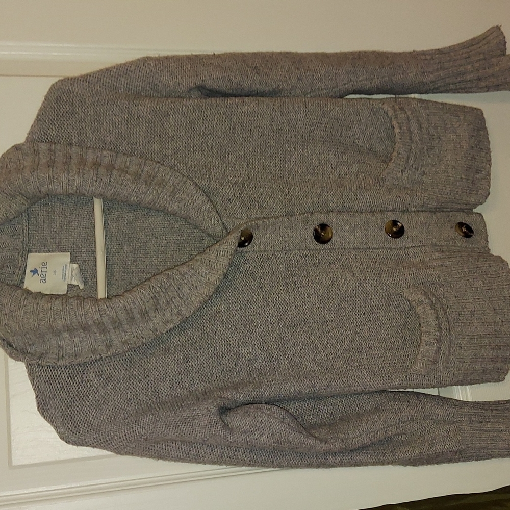 Aerie grey button down cardigan sweater with front pockets Large‎